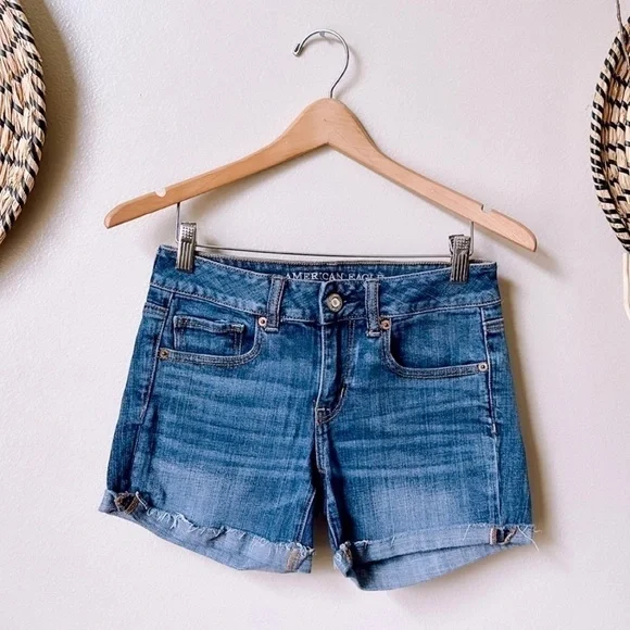 American Eagle Super Stretch Midi Denim Shorts Blue Size 4 - Picture 2 of 5
